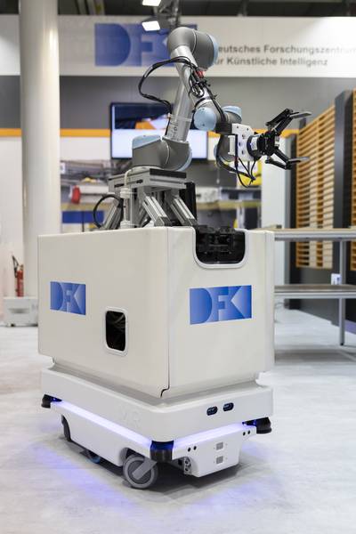 Mobipick service robot
